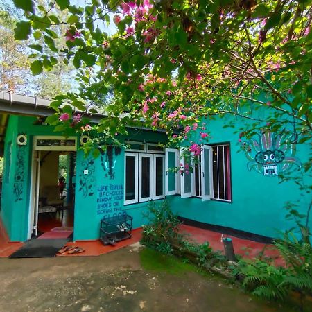 The 1964 Holiday Bungalow เอลลา ภายนอก รูปภาพ